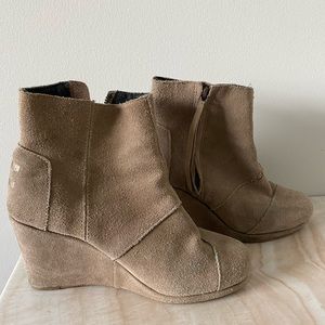 Toms wedge booties
